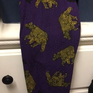 Lularoe bear leggings